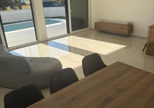 Chorvátsko - Novostavba zariadeného domu s výhľadom na more a bazénom v Privlake