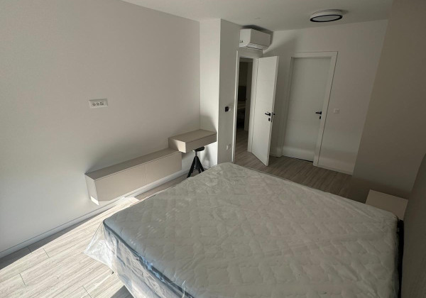 Chorvátsko - Novostavba zariadeného domu s výhľadom na more a bazénom v Privlake