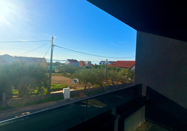 Chorvátsko - Novostavba zariadeného domu s výhľadom na more a bazénom v Privlake