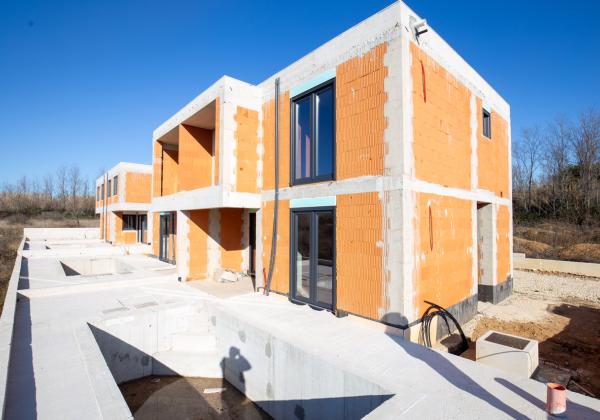 Chorvátsko, Privlaka -Len u nás v ponuke na predaj dom s bazénom-novostavba,200 m od mora