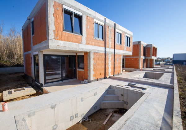 Chorvátsko, Privlaka -Len u nás v ponuke na predaj dom s bazénom-novostavba,200 m od mora