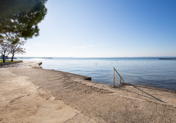 Chorvátsko, Privlaka -Len u nás v ponuke na predaj dom s bazénom-novostavba,200 m od mora