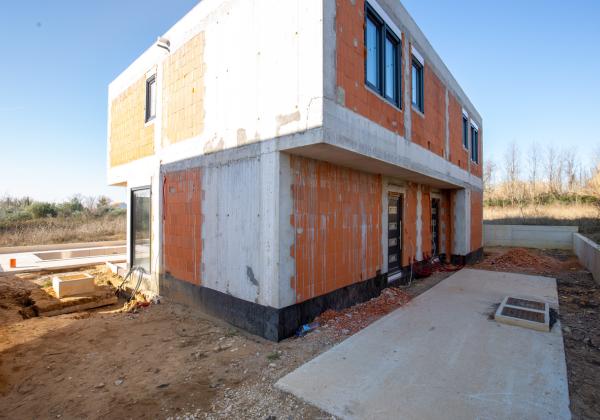 Chorvátsko, Privlaka -Len u nás v ponuke na predaj dom s bazénom-novostavba,200 m od mora