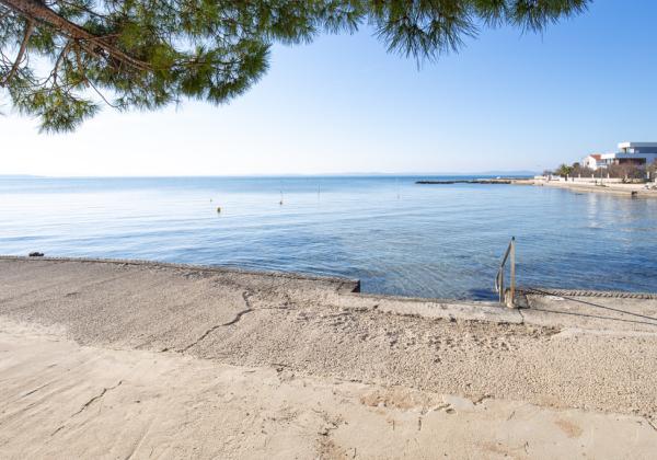 Chorvátsko, Privlaka -Len u nás v ponuke na predaj dom s bazénom-novostavba,200 m od mora