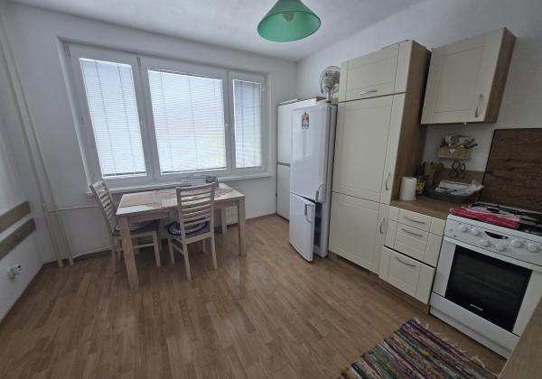 Prenájom - 1 izbový byt v centre Brezna, ČSA