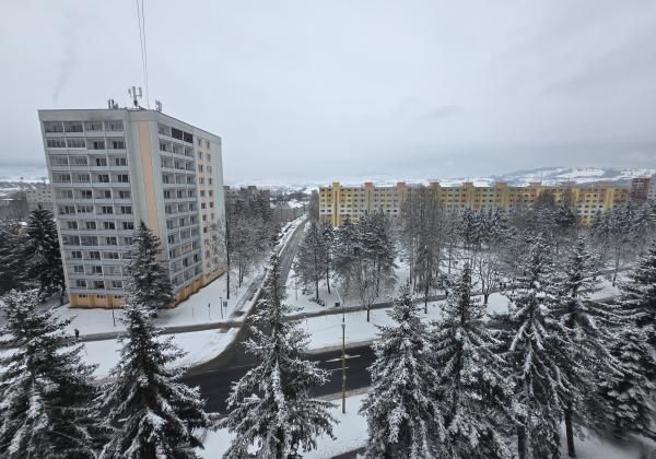 Prenájom - 1 izbový byt v centre Brezna, ČSA
