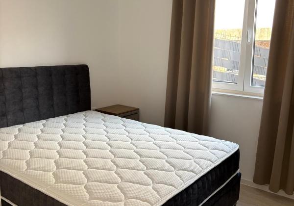 Chorvátsko , ostrov Vir - Na predaj zariadený 3-izbový apartmán so záhradou!