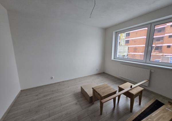 SLNEČNÝ 3-IZBOVÝ BYT V NOVOSTAVBE S PRÉMIOVOU KUCHYŇOU A PARKOVANÍM