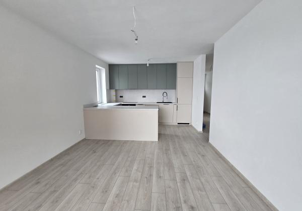 SLNEČNÝ 3-IZBOVÝ BYT V NOVOSTAVBE S PRÉMIOVOU KUCHYŇOU A PARKOVANÍM