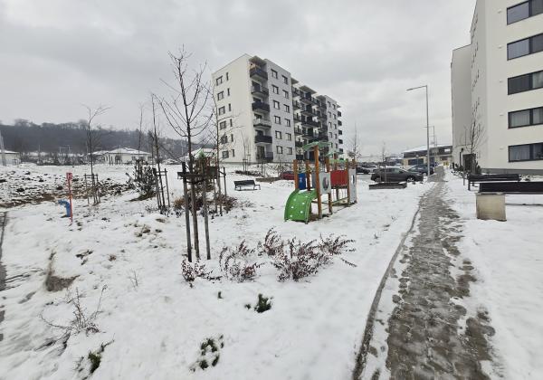 SLNEČNÝ 3-IZBOVÝ BYT V NOVOSTAVBE S PRÉMIOVOU KUCHYŇOU A PARKOVANÍM