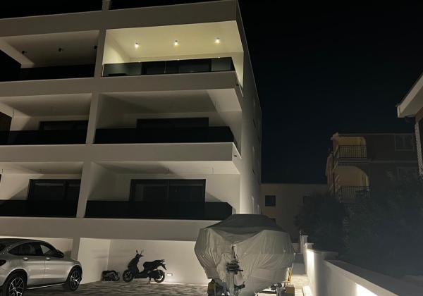 Chorvátsko - Novostavba apartmánu 100m od mora - Sveti Filip Jakov v ponuke len u Nás