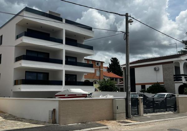 Chorvátsko - Novostavba apartmánu 100m od mora - Sveti Filip Jakov v ponuke len u Nás