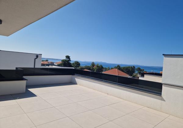 Chorvátsko - Novostavba apartmán s výhľadom na more len 150m od mora