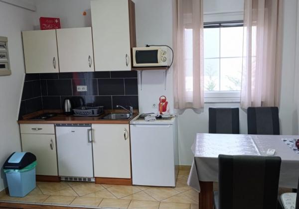 Chorvátsko - Apartmán len 150m od mora za top cenu