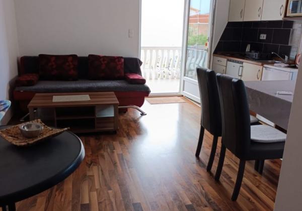 Chorvátsko - Apartmán len 150m od mora za top cenu