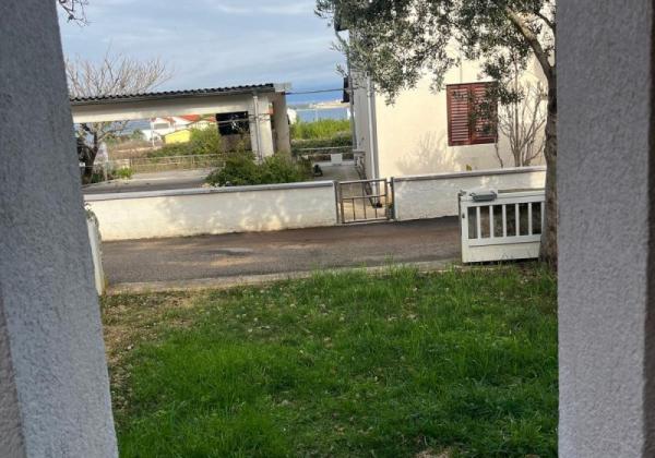 Chorvátsko - Dom 2x apartmán len 250m od mora s výhľadom na more