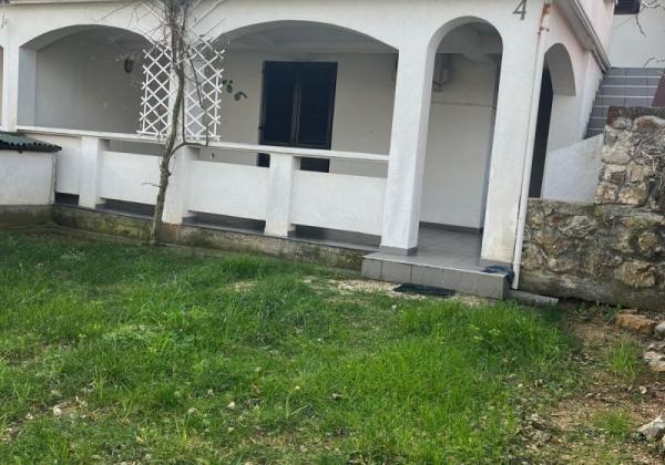 Chorvátsko - Dom 2x apartmán len 250m od mora s výhľadom na more