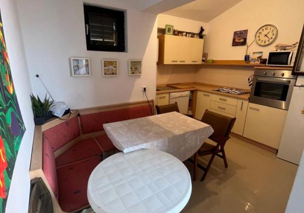 Chorvátsko - Dom 2x apartmán len 250m od mora s výhľadom na more