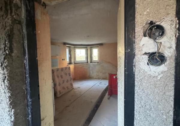 Na predaj dom - pozemok za výhodnú cenu v blízkosti Banskej Bystrice