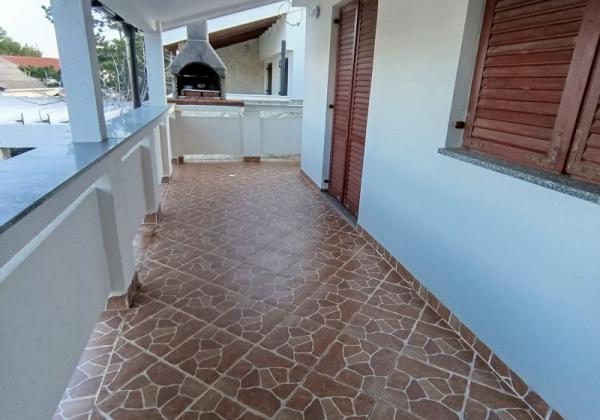 Chorvátsko- Na predaj dom 2x apartmán len 250m od mora