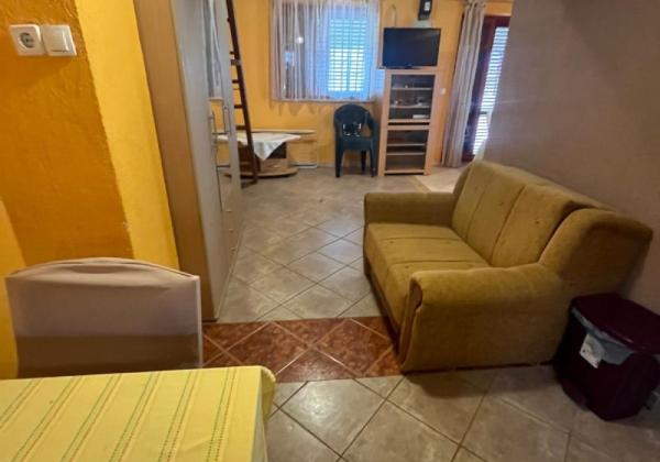 Chorvátsko- Na predaj dom 2x apartmán len 250m od mora