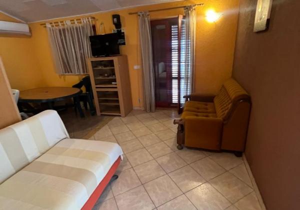 Chorvátsko- Na predaj dom 2x apartmán len 250m od mora