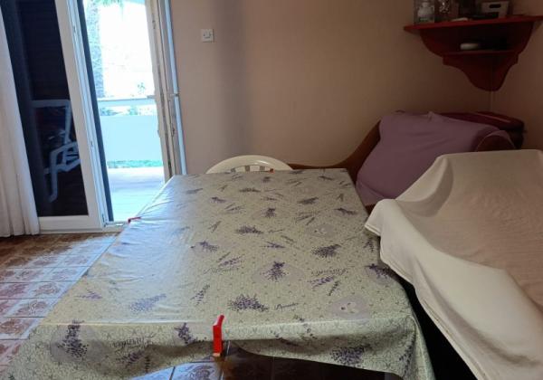 Chorvátsko- Na predaj dom 2x apartmán len 250m od mora