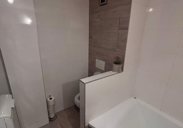 Prenájom priestranného 3-izbového bytu - kompletná rekonštrukcia, zariadený