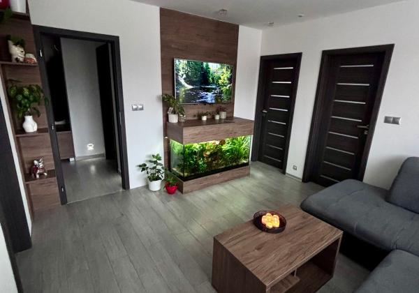 Prenájom priestranného 3-izbového bytu - kompletná rekonštrukcia, zariadený