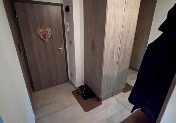 Prenájom priestranného 3-izbového bytu - kompletná rekonštrukcia, zariadený