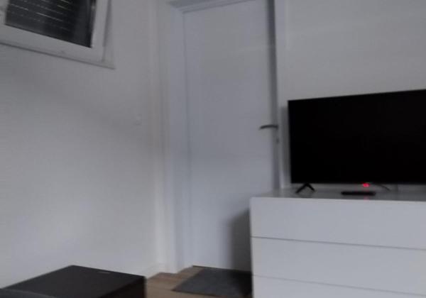 Zariadený apartmán blízko mora, Chorvátsko - Petrčane