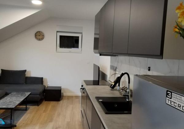 Zariadený apartmán blízko mora, Chorvátsko - Petrčane