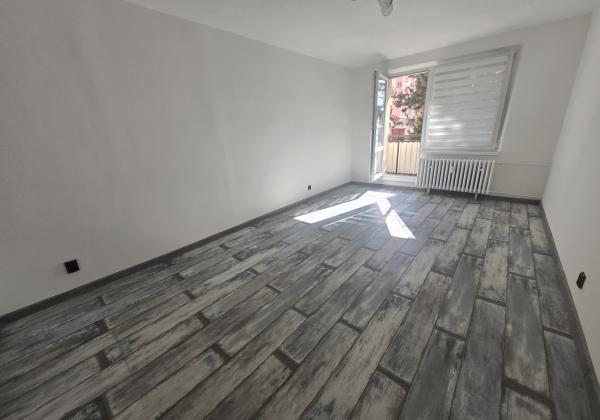 EXKLUZÍVNE: Štýlový 2,5-izbový byt s balkónom v príjmenej lokalite