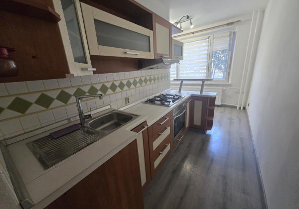 EXKLUZÍVNE: Štýlový 2,5-izbový byt s balkónom v príjmenej lokalite