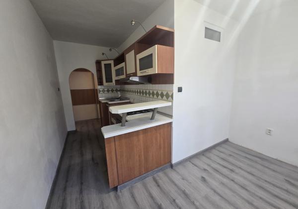 EXKLUZÍVNE: Štýlový 2,5-izbový byt s balkónom v príjmenej lokalite