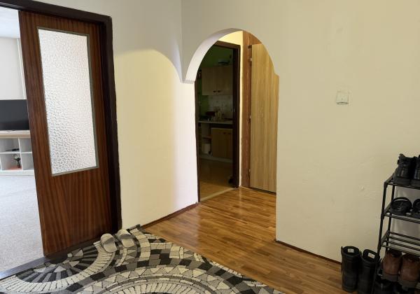 Pekný 3 izbový byt Závadka nad Hronom