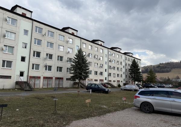 Pekný 3 izbový byt Závadka nad Hronom