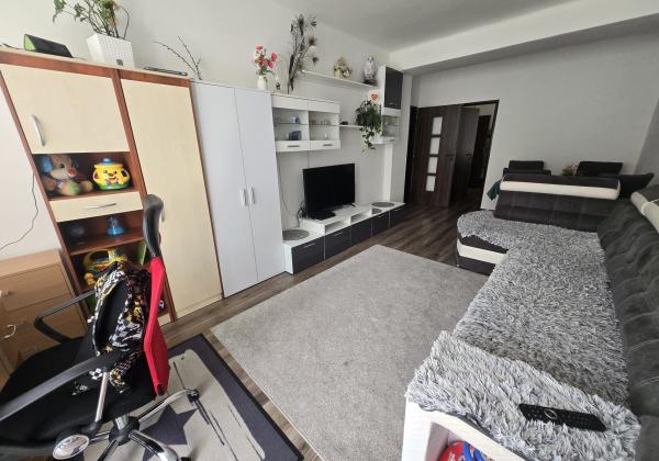 PREDAJ: 2-izbový byt s balkónom – Valaská, Hronská ulica