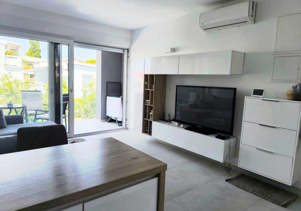 Chorvátsko - Novostavba 250m od mora a krásnej pláže