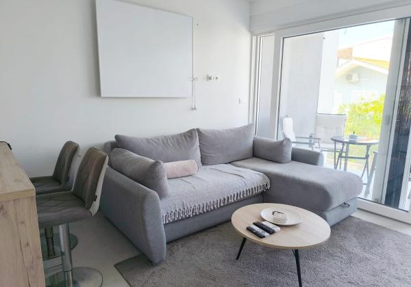 Chorvátsko - Novostavba 250m od mora a krásnej pláže