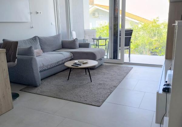 Chorvátsko - Novostavba 250m od mora a krásnej pláže