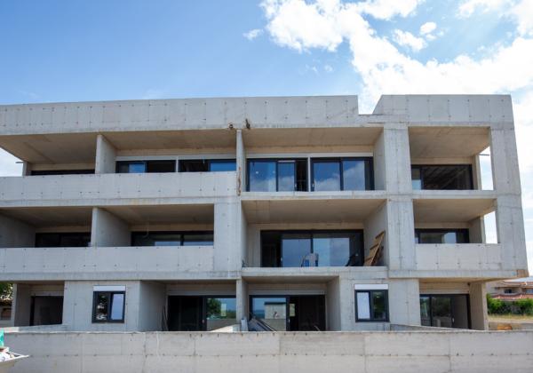 Chorvátsko : Privlaka - Na predaj apartmán s vlastnou záhradou v novostavbe, 150m od mora!