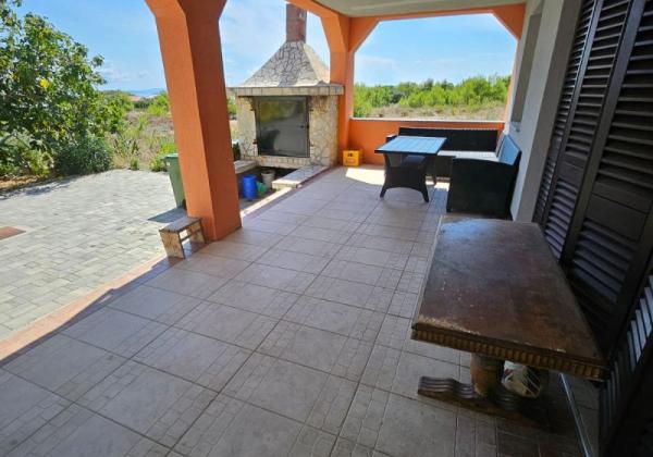 Chorvátsko na predaj: Apartmán s výhľadom na more na ostrove Vir