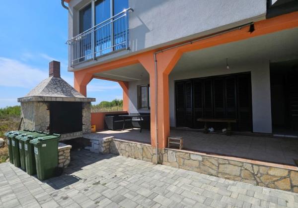 Chorvátsko na predaj: Apartmán s výhľadom na more na ostrove Vir