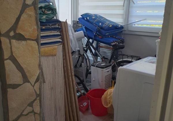 Chorvátsko - Domček v radovej zástavbe s pred záhradkou