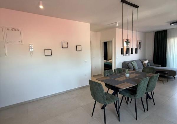 Chorvátsko - Zariadený apartmán s výhľadom na more len 250m od mora