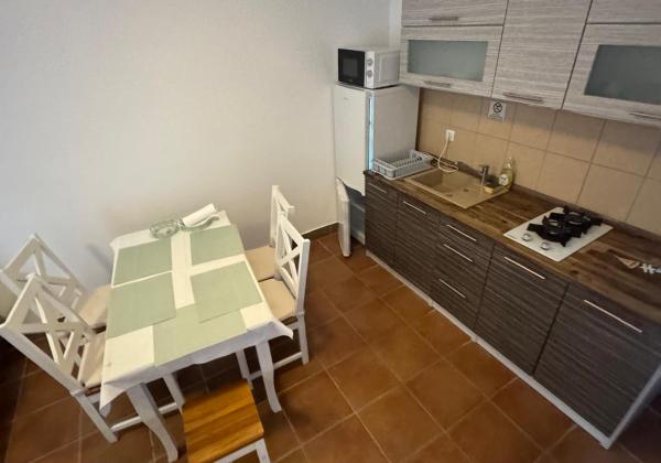 Chorvátsko- Apartmán so záhradou len 100m od mora