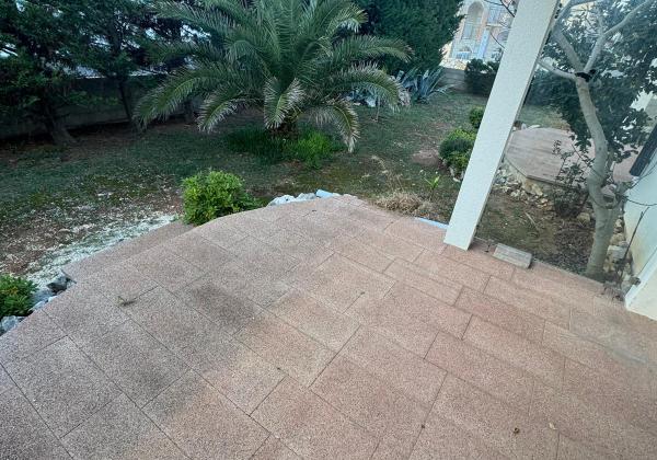 Chorvátsko- Apartmán so záhradou len 100m od mora