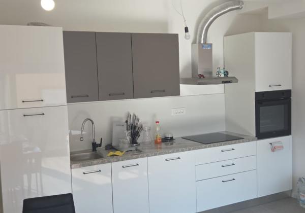 Chorvátsko - Novostavba apartmánu so zariadením len 350m od mora