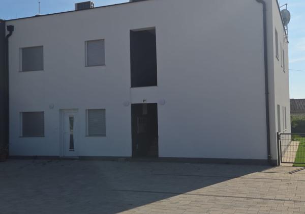 Chorvátsko - Novostavba apartmánu so zariadením len 350m od mora